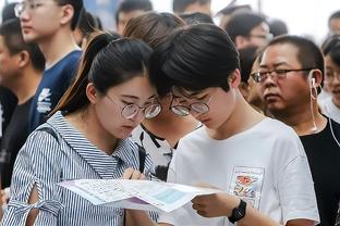 意媒：有英超排名靠前球队希望引进斯皮纳佐拉，罗马愿意出售